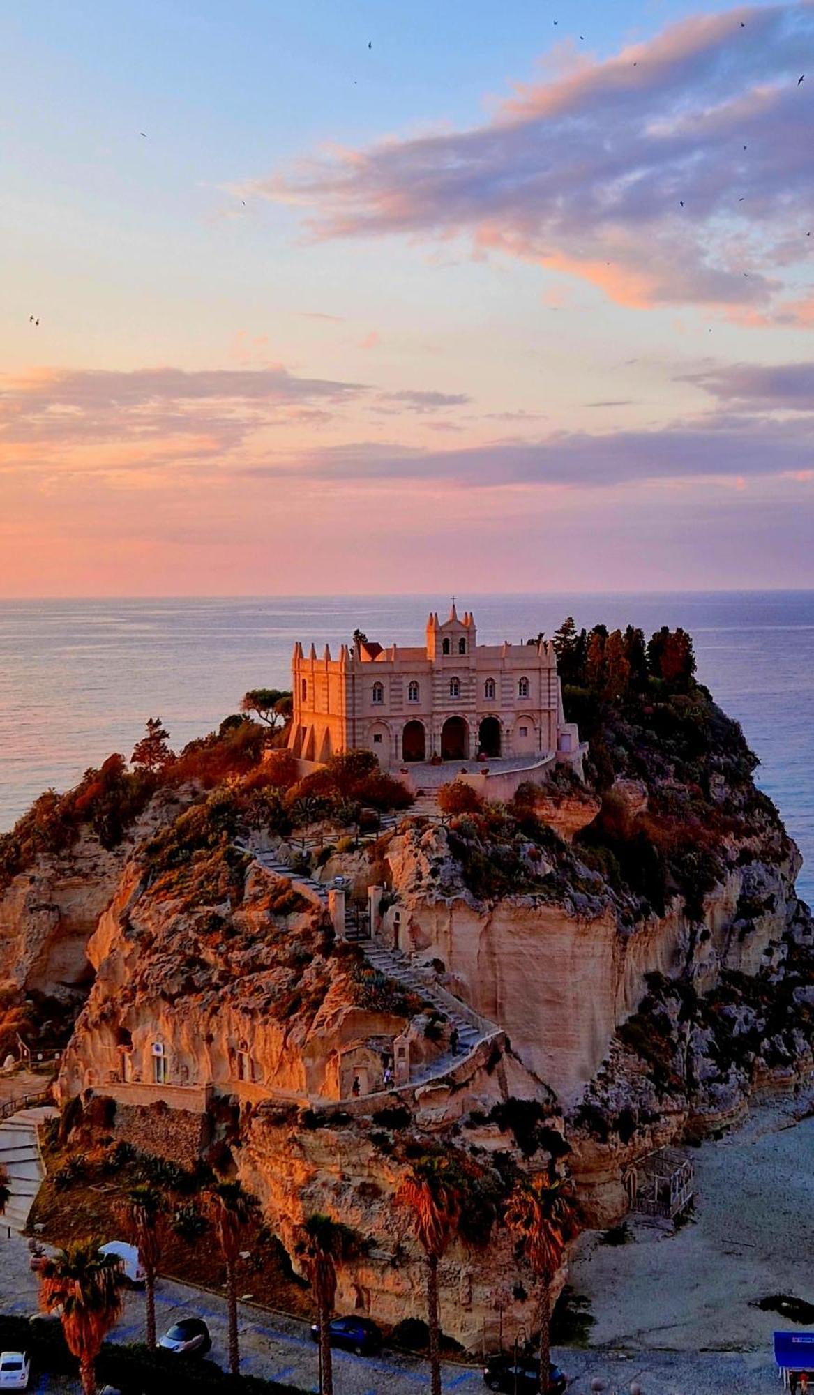 Appartement In The Heart Of The Historic Center, Near The Sea à Tropea Extérieur photo
